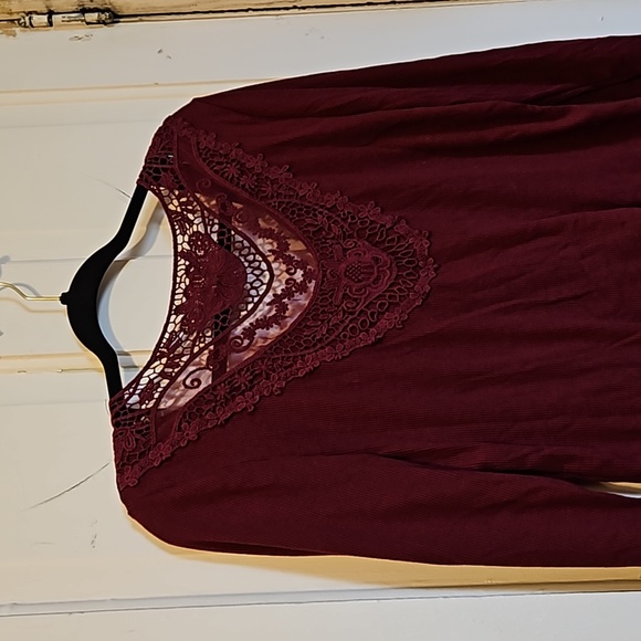 Three No Boundaries size XL ladies shirts in shades of red tee-shirt 3/4 sleeve - Picture 10 of 10